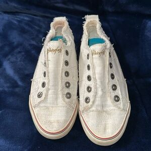 Women’s Blowfish Malibu sneakers size 8